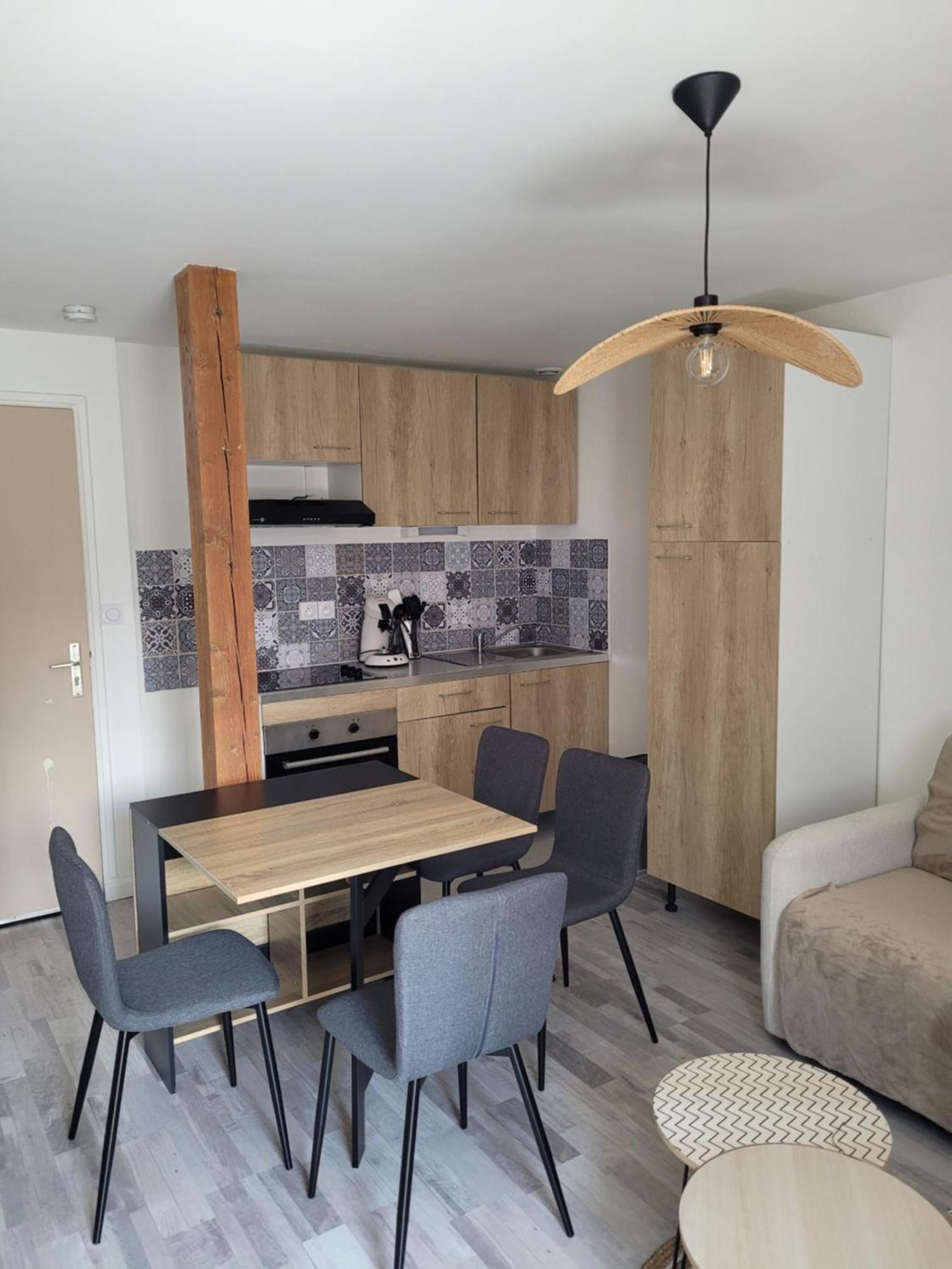 Appartement En Plein Centre 拉图巴里 外观 照片